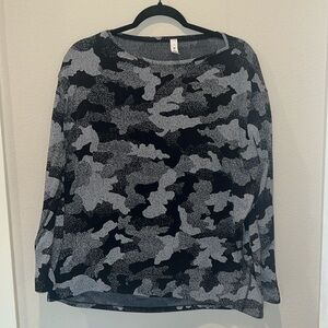2089. Lululemon long sleeve